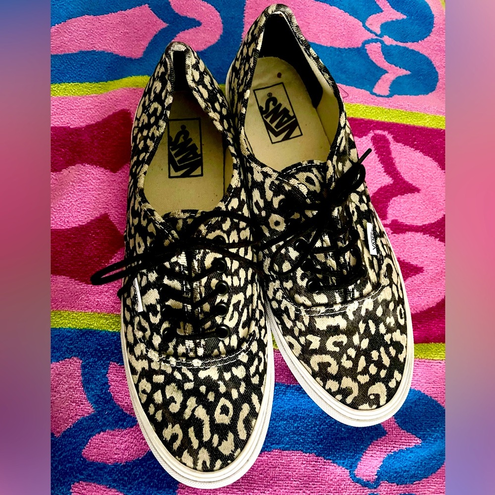 🎉VANS unisex stylish sneakers🎉